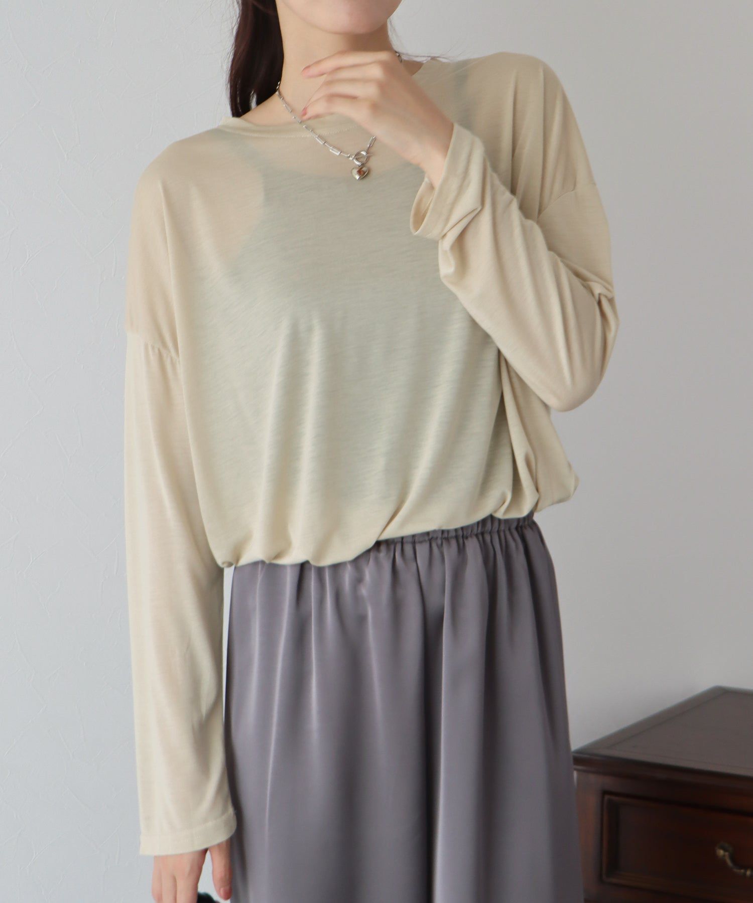 日本 BLUE EAST - 柔軟薄透落肩長袖上衣-粉