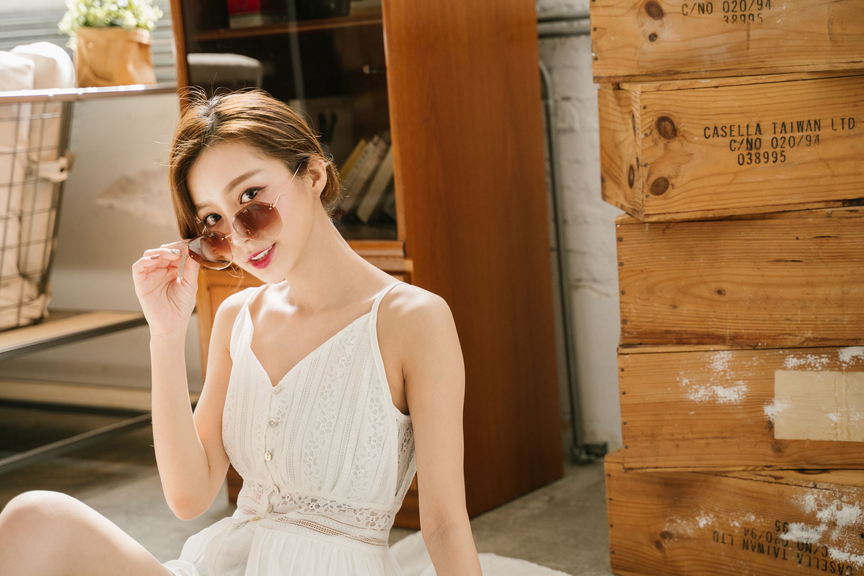 ALEGANT - 幾何淺棕漸層無框墨鏡│UV400太陽眼鏡