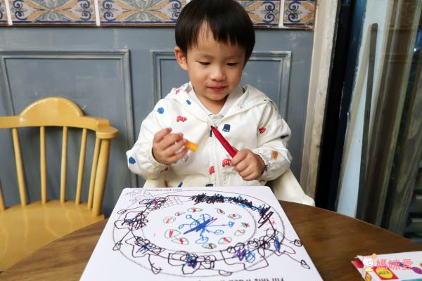 美國 ALEX - 【獨家男孩畫好畫滿繪畫組】-我的旅行塗鴉本我的朋友+我的旅行塗鴉本交通+學前練寫本abc&123+神奇變色筆+水果香味彩色筆(8色)