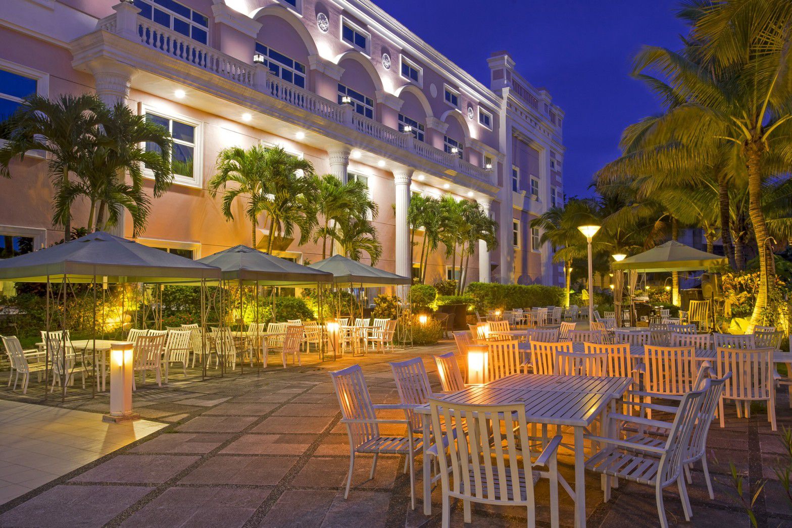 4.9折↘【名都觀光渡假大飯店】再送價值二千元「築夢森居」