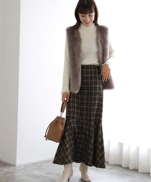 日本 BELLUNA - 蕾絲木耳領拼接針織上衣-條紋x白