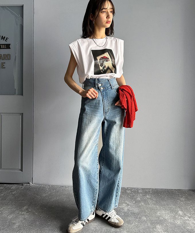 日本 Classical Elf - 華麗花朵俐落感法式袖上衣-炭灰