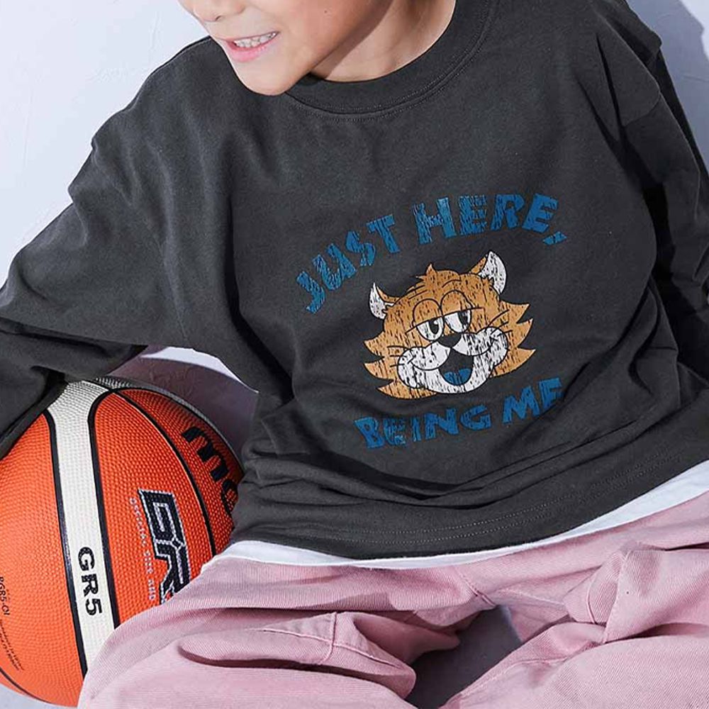 100%棉 定番印花寬版長袖上衣-慵懶貓咪-炭灰