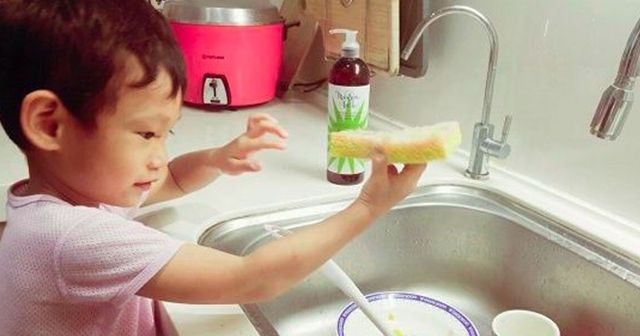 不是泡泡起的多就好！教你挑選洗碗精小撇步
