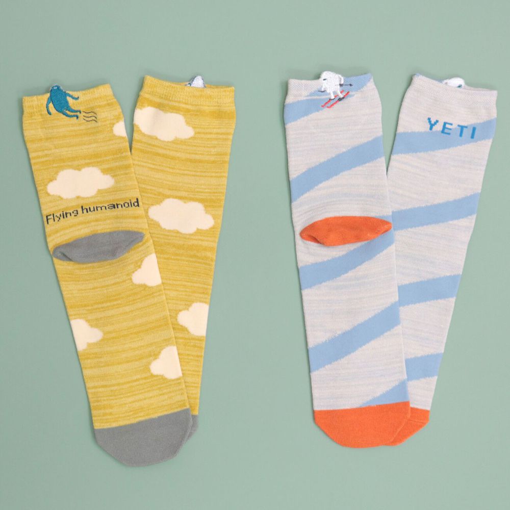 日本 KIVISDOU - (媽媽)中筒襪-超值兩雙組-刺繡小怪物-A(黃x淺藍) (22.5-24.5cm)