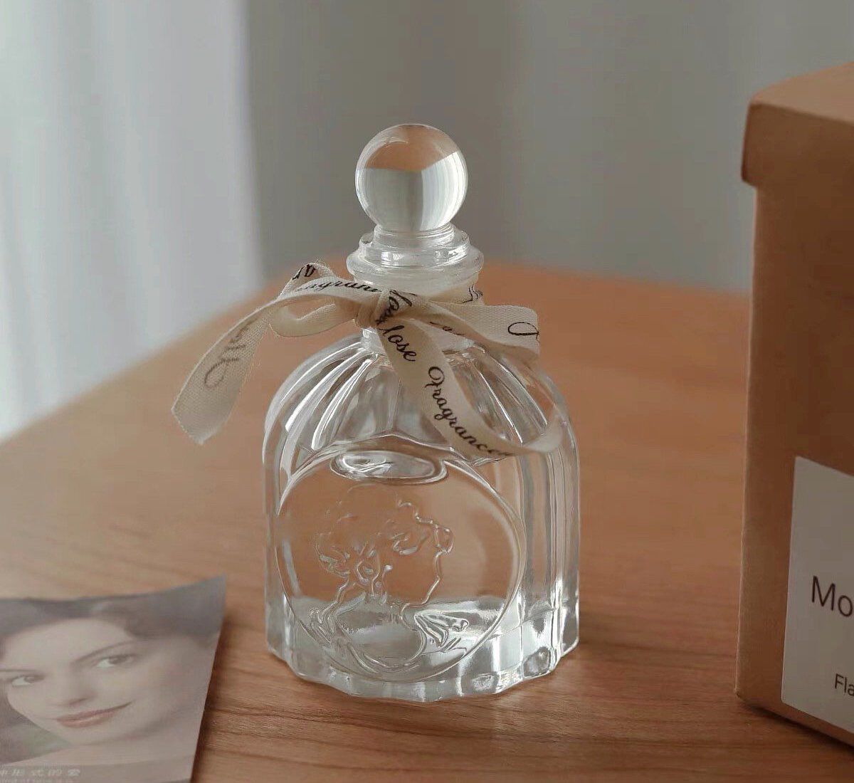 法式復古貴族浮雕玻璃瓶-室內精油香氛組-威斯汀白茶香-五星級高級飯店指定淡雅白茶香-100 mL