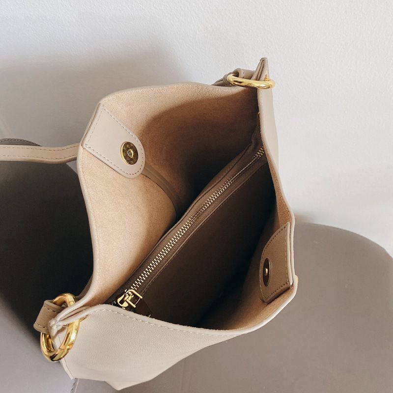 時尚手提/肩揹真皮水桶包-卡其色 (27x29x9.5cm)