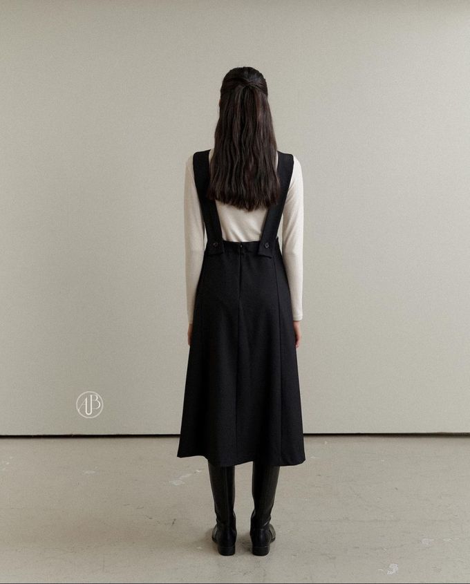 韓國女裝連線 - 迷人大V連身修飾洋裝-黑 (FREE)