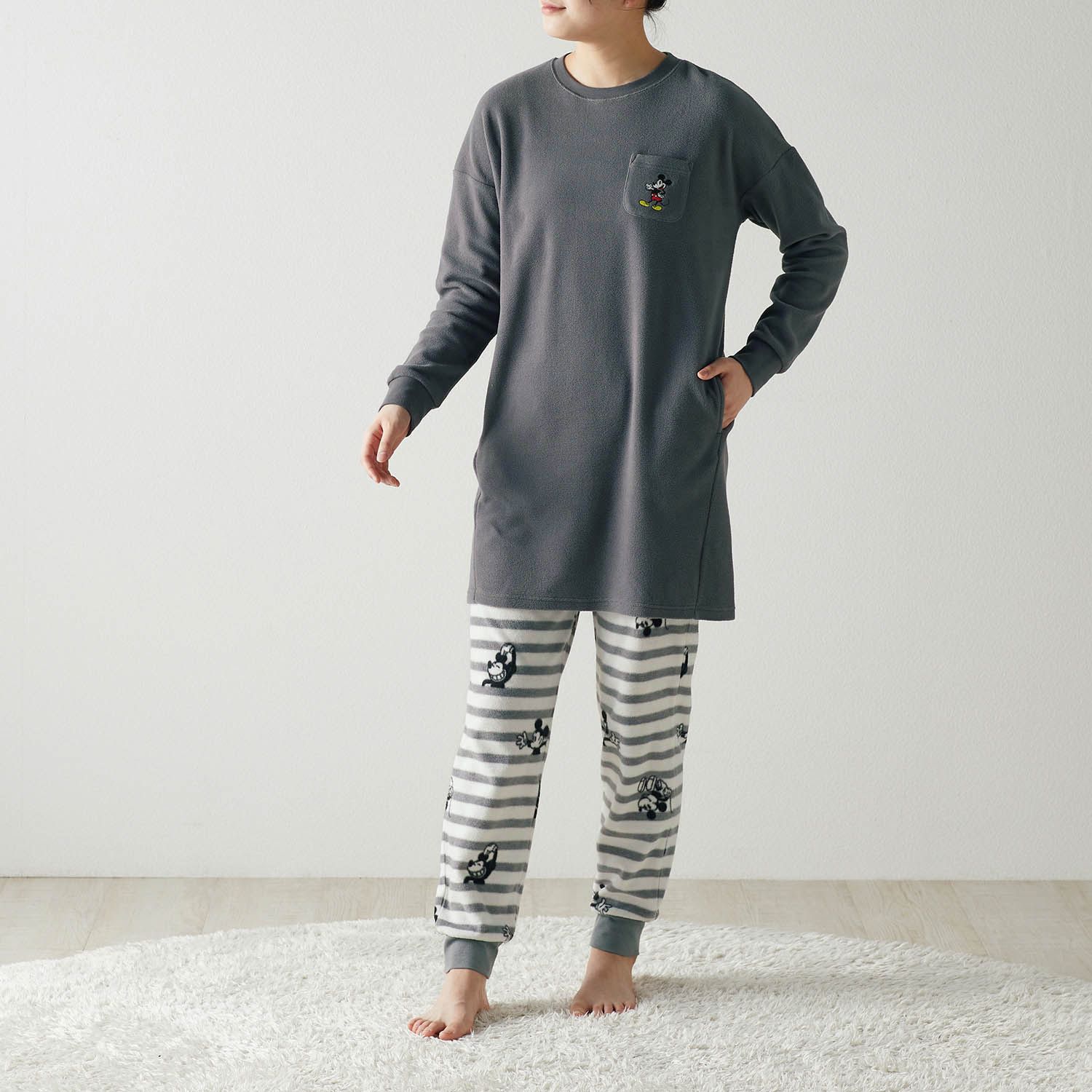 日本千趣會 - 迪士尼 柔軟長袖家居服-米奇-深灰x條紋