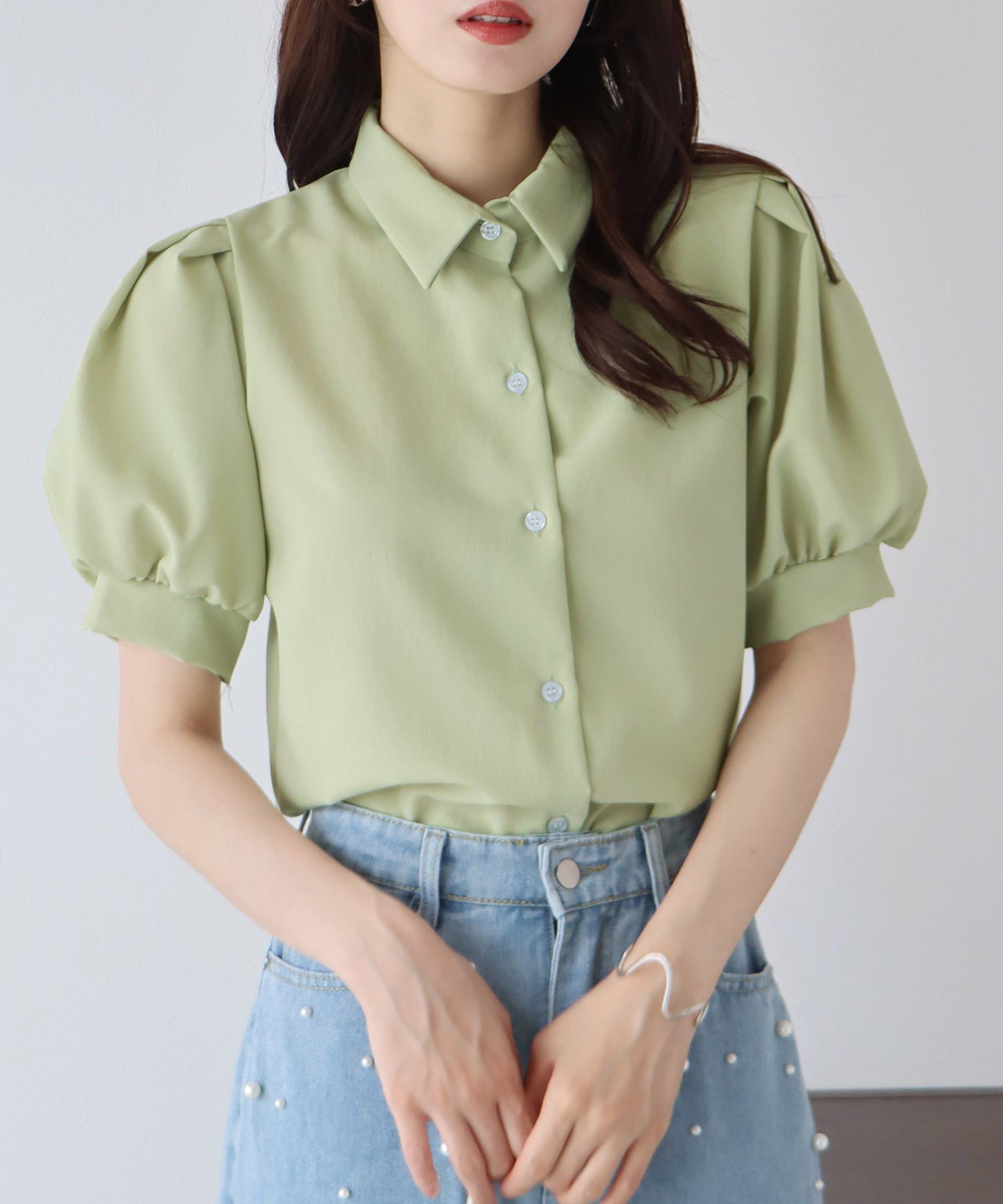 日本 BLUE EAST - 優雅百搭泡泡短袖襯衫-深藍