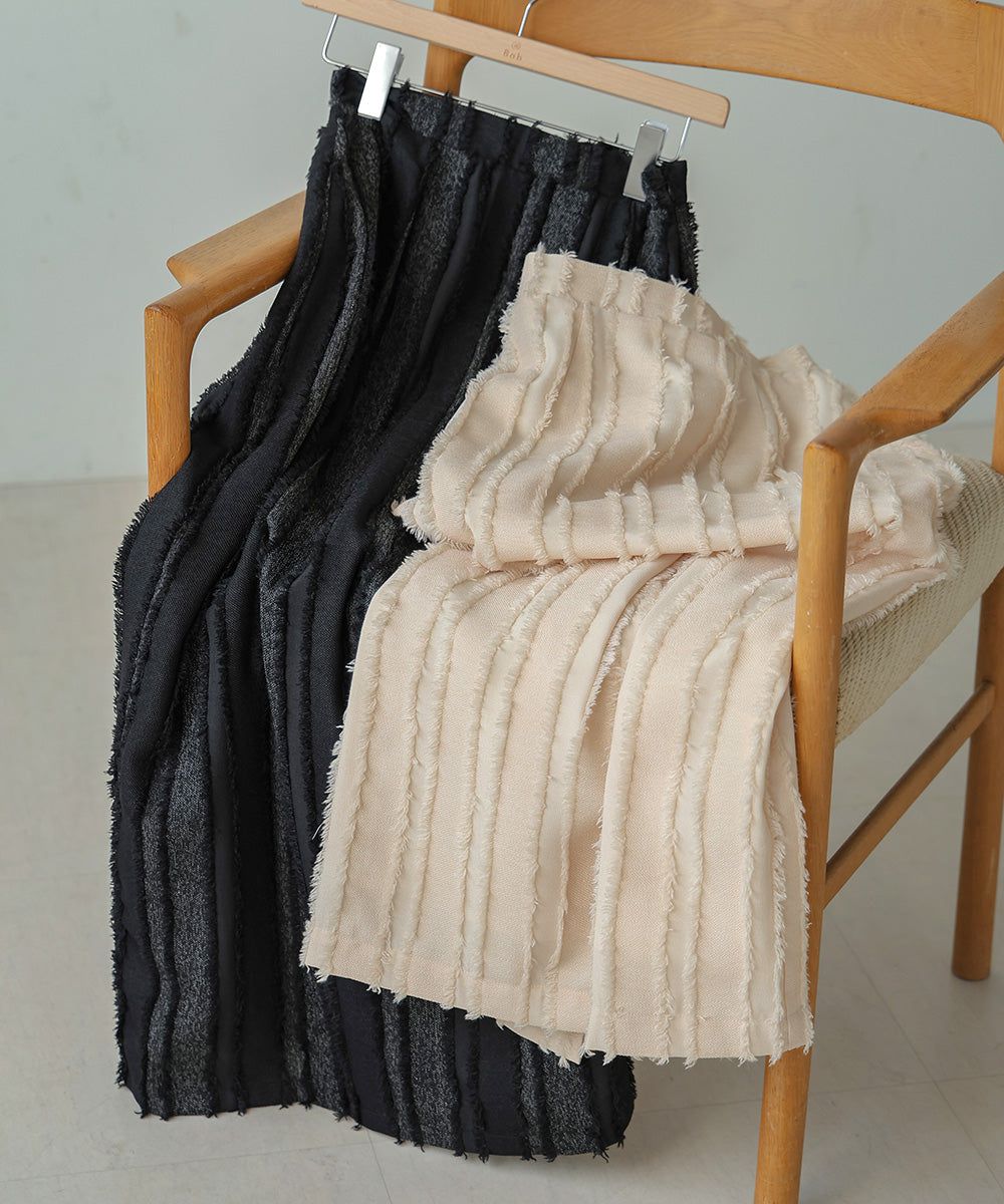 日本 Bab - 毛絨感直條顯瘦開叉長裙-黑