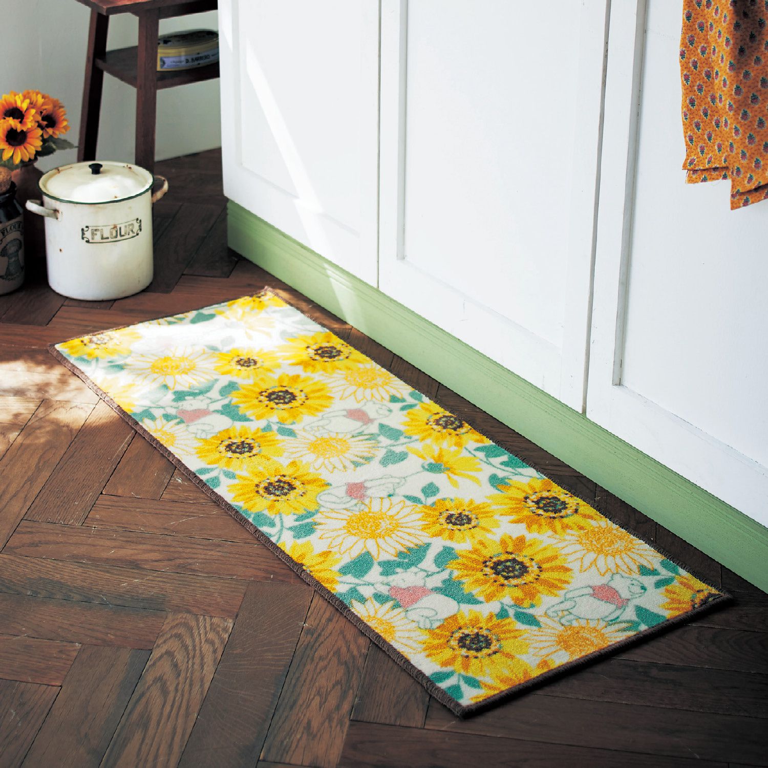 日本千趣會 - 迪士尼 日本製 長條型腳踏墊(廚房/臥室)-向日葵維尼