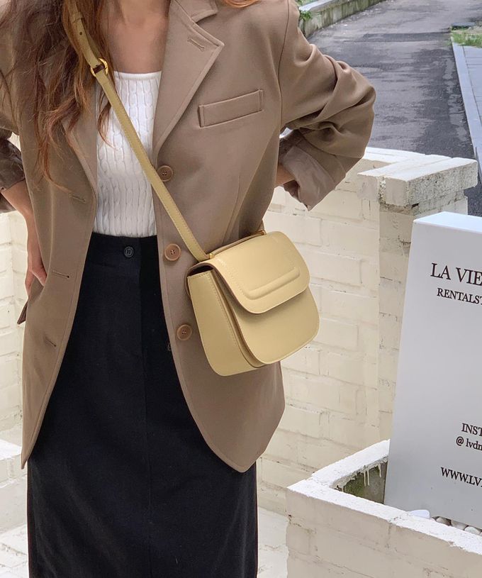 韓國lemego - 牛皮翻蓋馬鞍側背包(Ark)-奶油黃