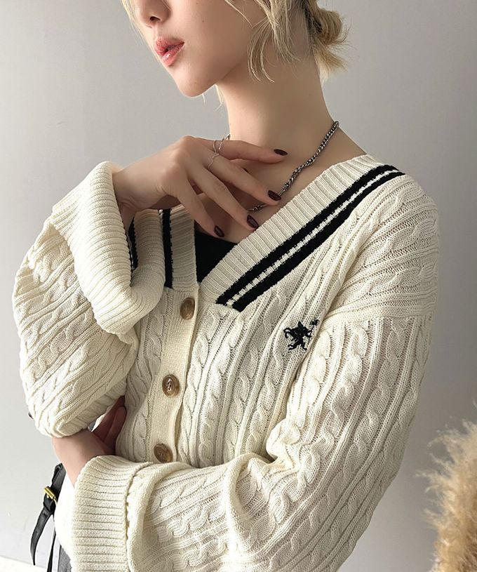 日本 Classical Elf - 顯瘦大V領麻花線條針織寬袖開襟衫-棕