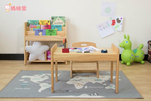 日本Yamatoya ◆ 小小畢卡索系列 幼兒書桌椅組！在家也要蒙特梭利❤