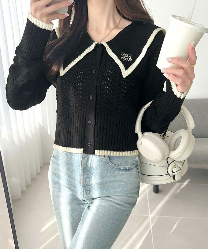 日本 Classical Elf - mily bilet 復古氣質領洞洞針織上衣-黑