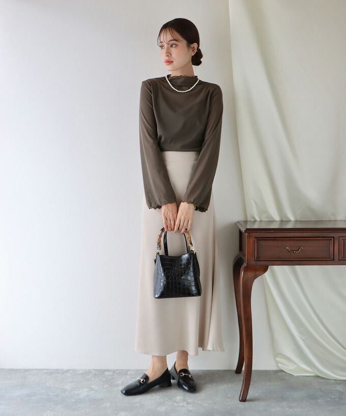 日本 BLUE EAST - 百搭木耳捲邊長袖上衣-白杏