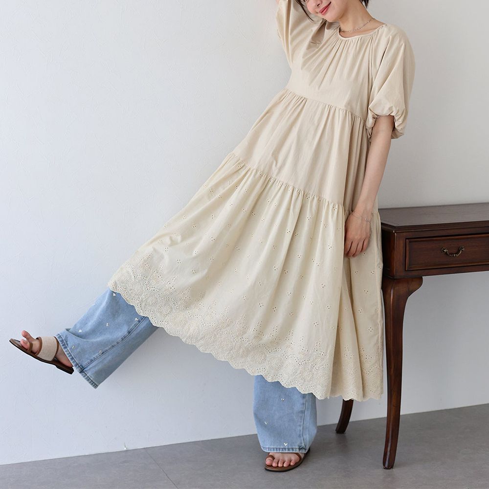 100%棉 下擺精緻蕾絲泡泡短袖洋裝-淺卡其