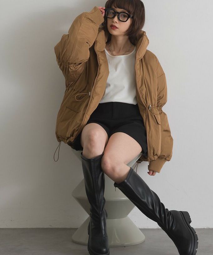 日本 ELENCARE DUE - 蓬鬆袖立領腰抽繩科技羽絨保暖外套-軍綠