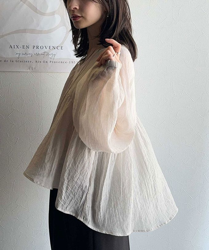 日本 Classical Elf - 清新飄逸不對稱荷葉長袖上衣-黑