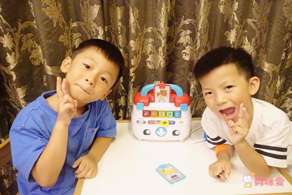 化身飛行員探索世界【Vtech】聲光探索地球儀