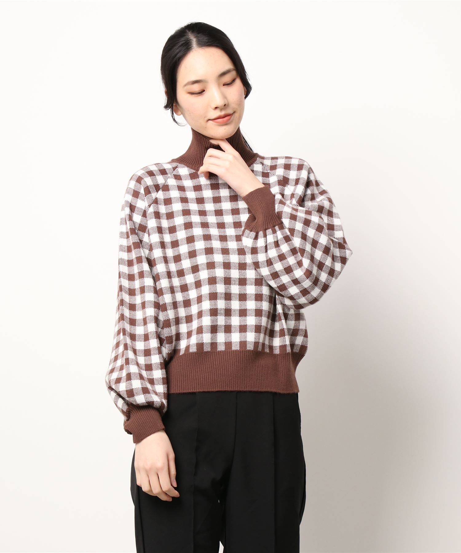 日本 Riche Glamour - 撞色格紋澎澎袖短版立領毛衣-杏