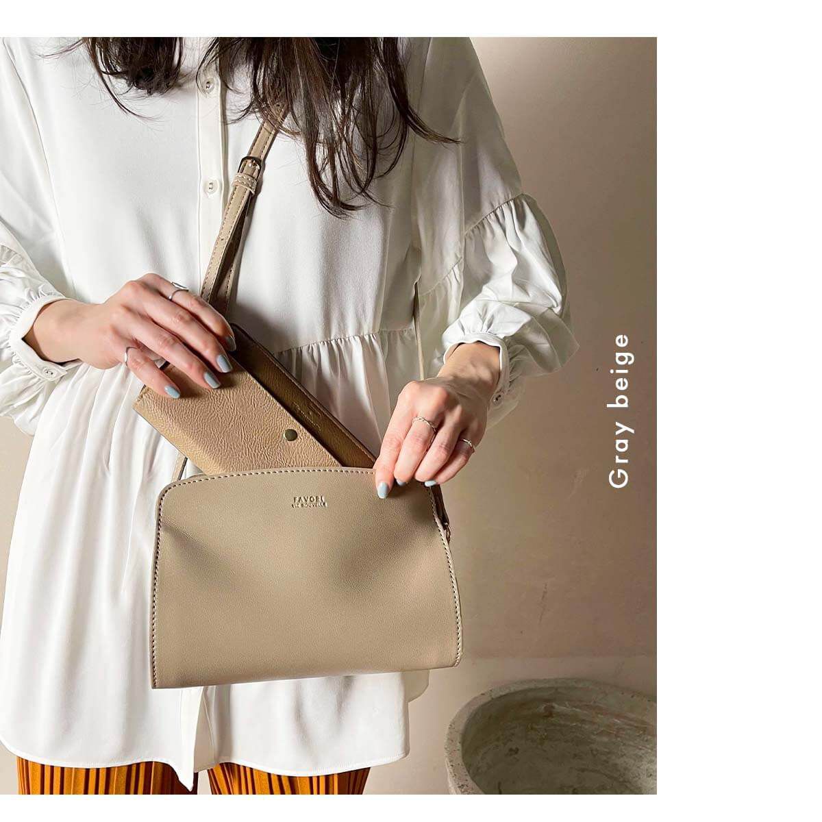 日本服飾代購 - 棉X仿皮異材質拼接簡約梯形側背包-摩卡 (17x23x10cm)