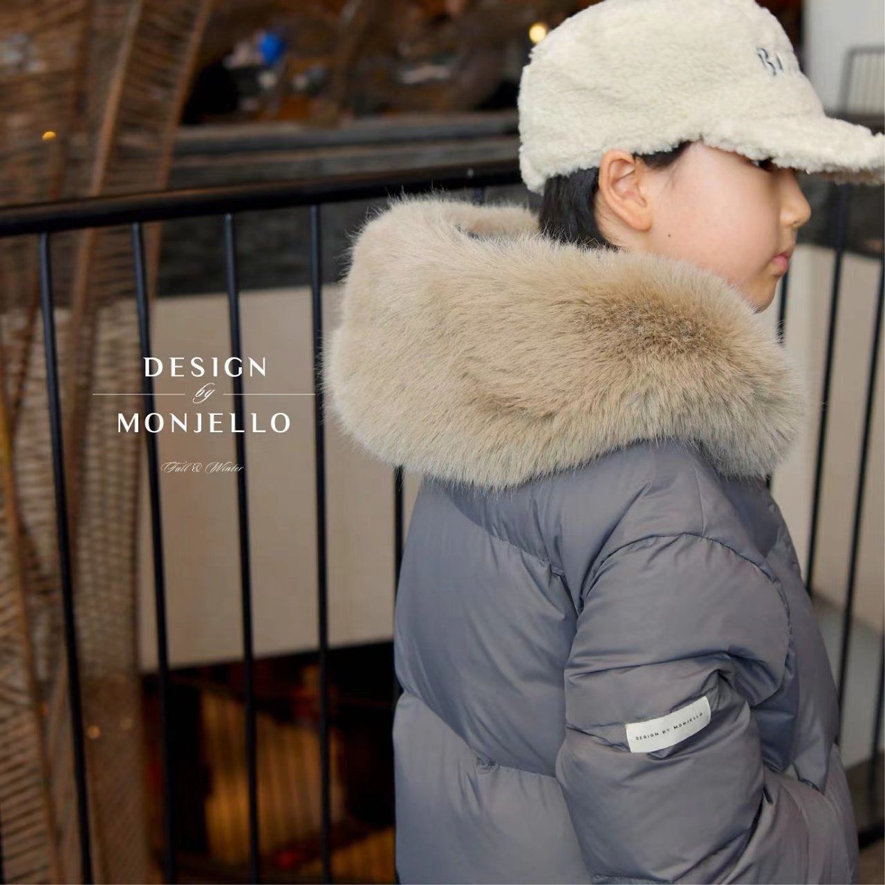 韓國 MONJELLO - (100%鴨絨)雪國來的長版羽絨外套-黑