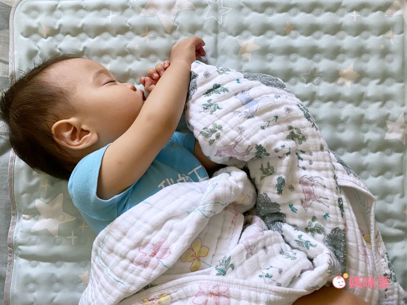 韓國Lolbaby - Hi Jell-O涼感蒟蒻床墊_防水隔尿款-加大款-(夏夜兔兔)