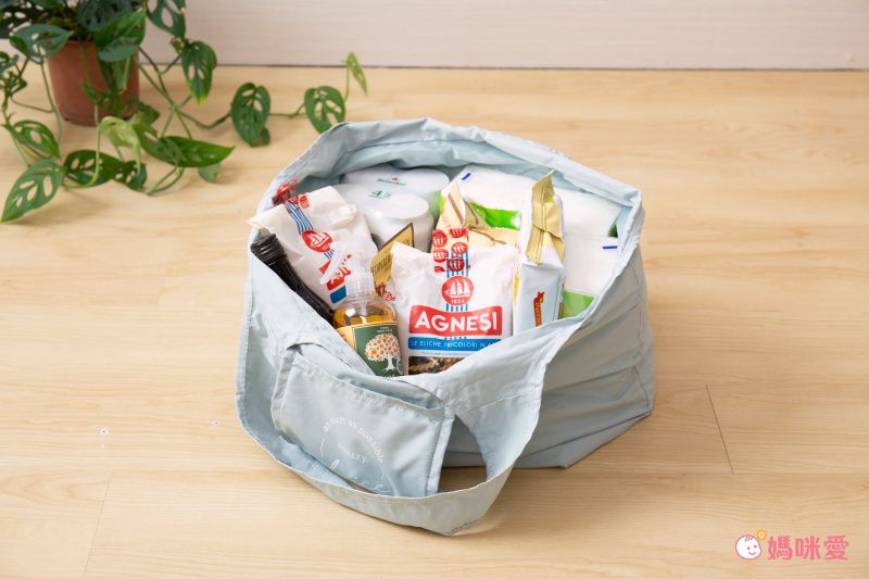 日本代購 - 超大容量保冷購物袋(可折疊收納)-英文線條-石英粉-24L/耐重15kg