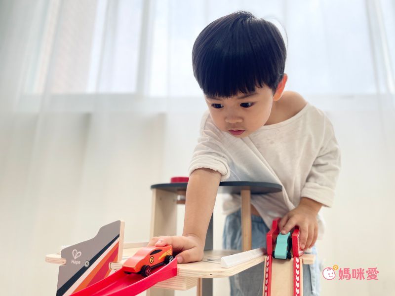 高達30種配件＆機關！【德國 Hape】木製軌道組
