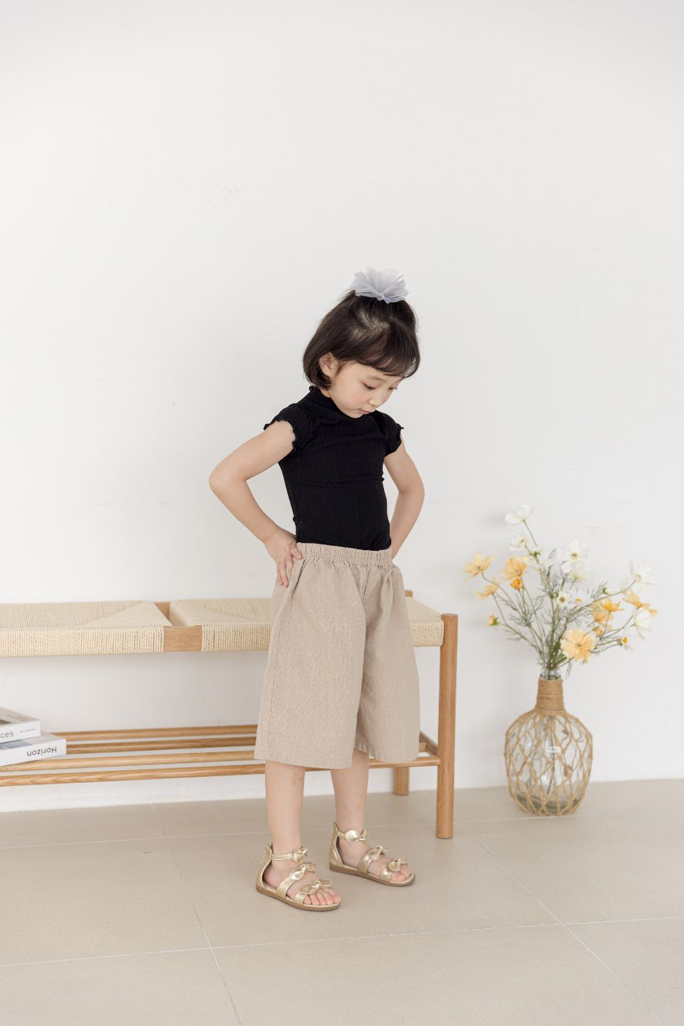 韓國 Orange Mom - 卷卷邊皺褶感針織上衣-黑