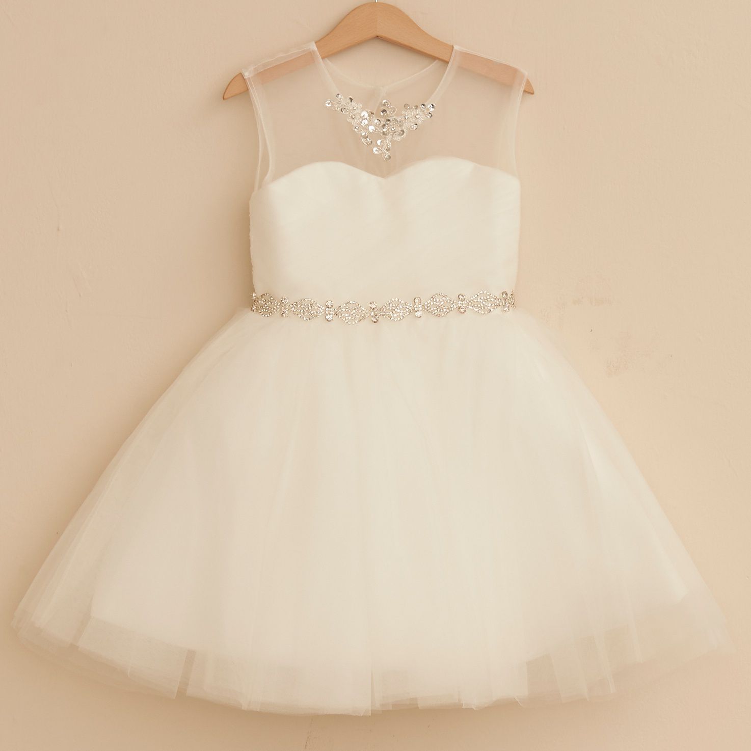 Love, Charlotte - 全白氣質水鑽領口小禮服