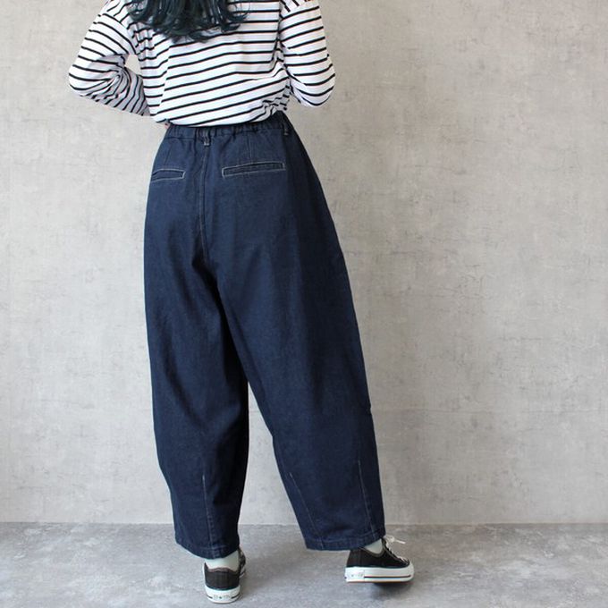 日本女裝代購 - [熱銷款] 超藏肉休閒錐形美腿褲-丹寧-條紋海軍身深藍