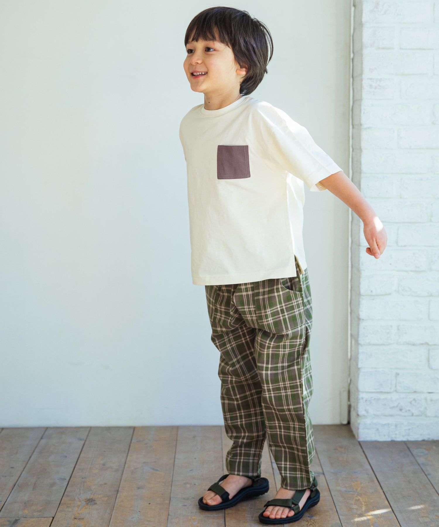 日本 PAIRMANON - 百搭鬆緊長褲-細直條紋-黑