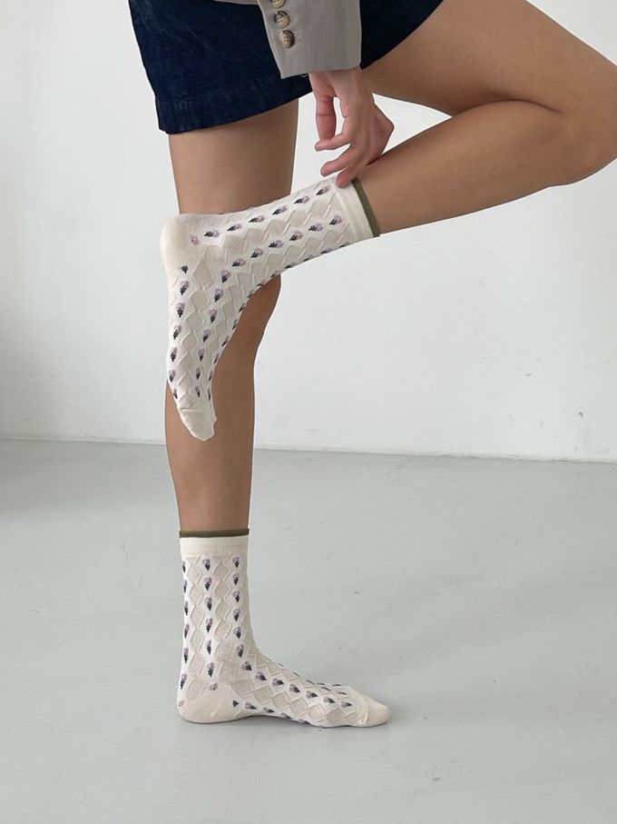 韓國Marian - 花紋鬆餅格紋中筒襪-橄欖綠 (Free)