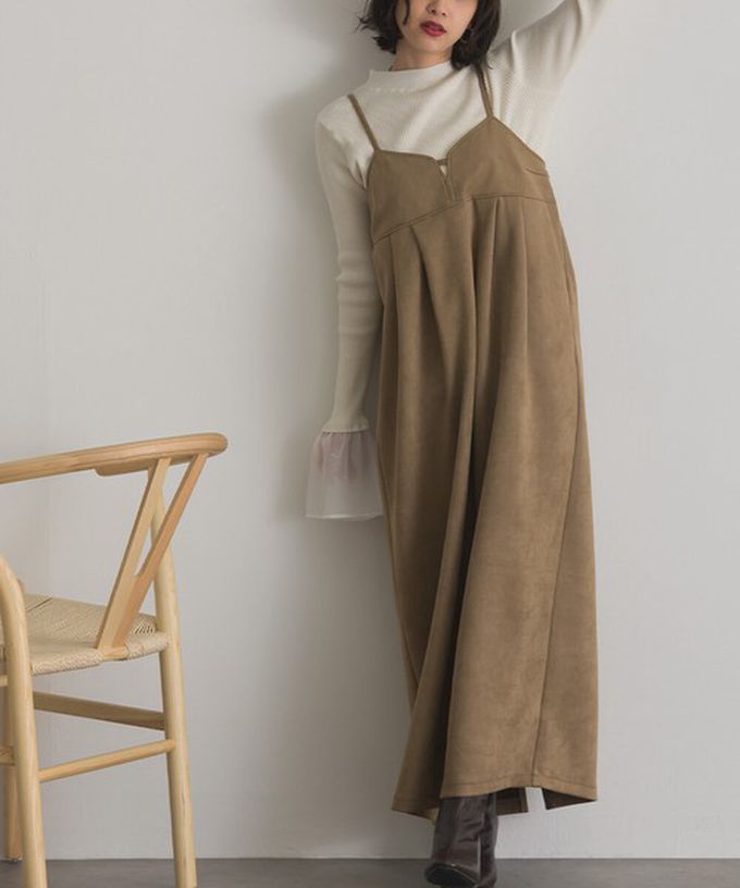 日本 ELENCARE DUE - 柔美垂墜感優雅絨面吊帶洋裝-象牙米