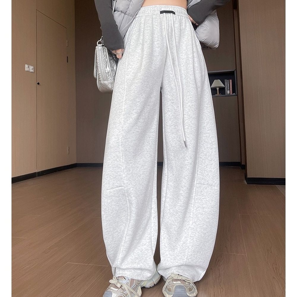 顯瘦修飾胯寬運動休閒彎刀褲-白灰