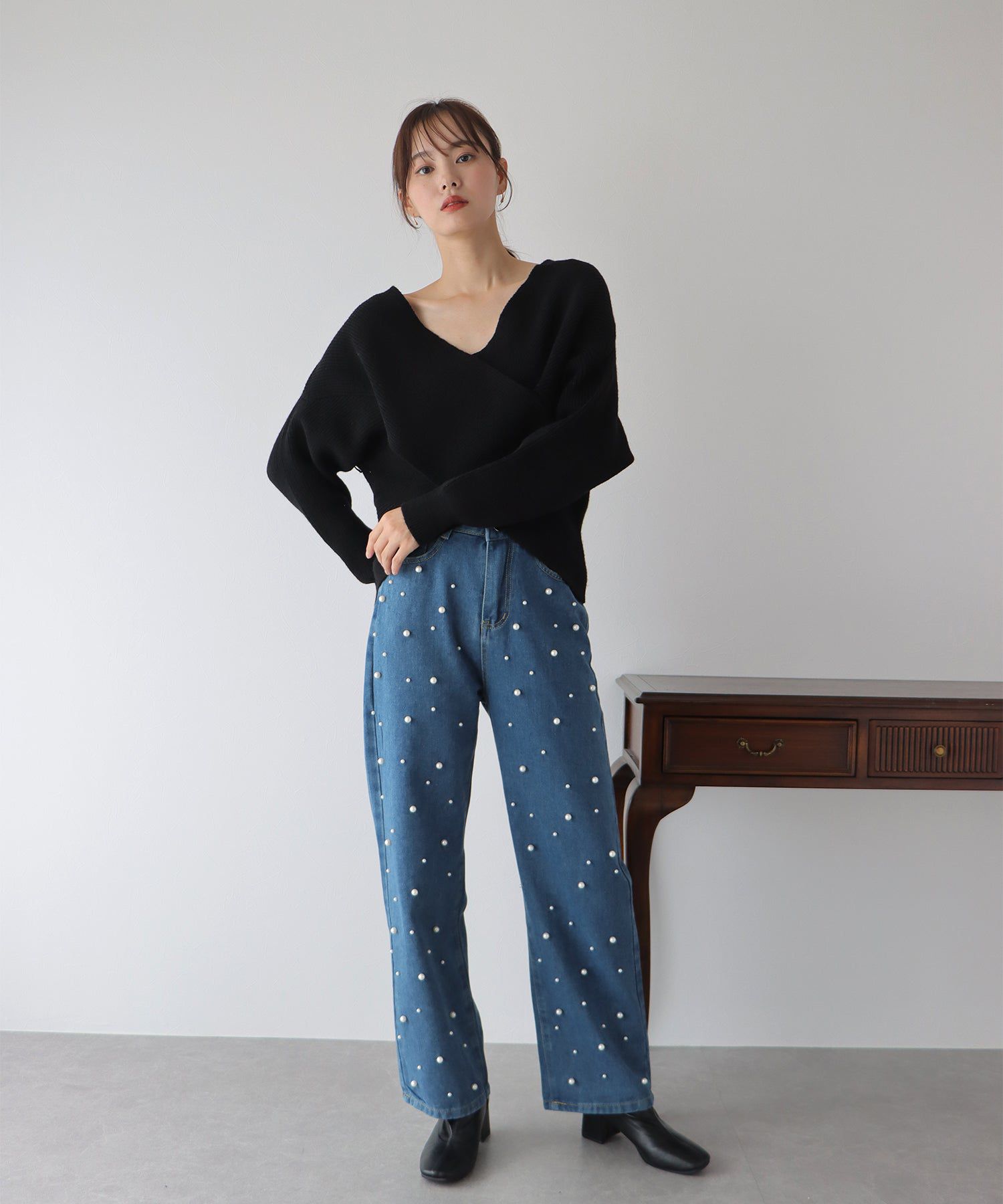 日本 BLUE EAST - 熱銷款 時尚珍珠點綴牛仔褲-A款-靛藍