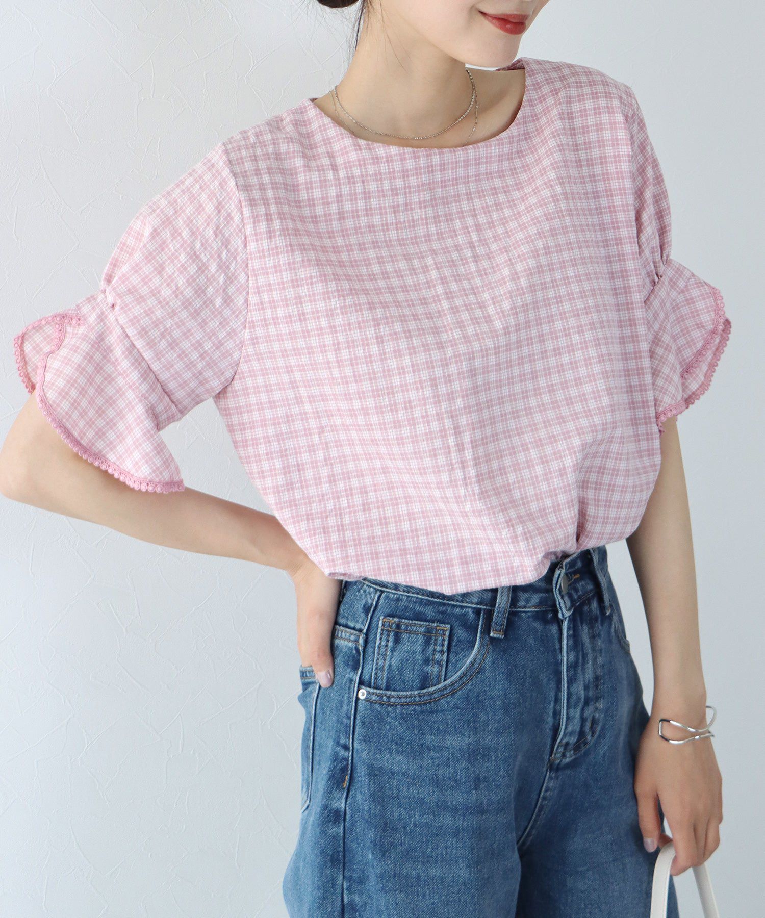 日本 BLUE EAST - 圓領小格紋荷葉五分袖上衣-水藍