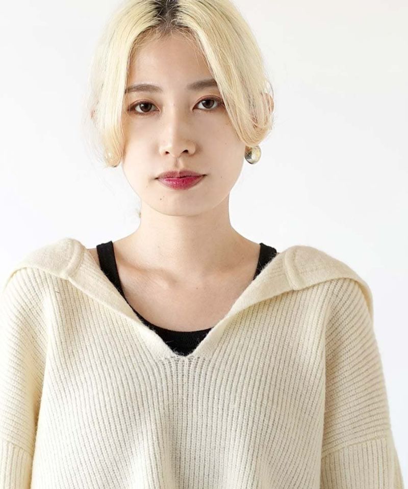 日本 zootie - 率性V領休閒感短版毛衣-杏白