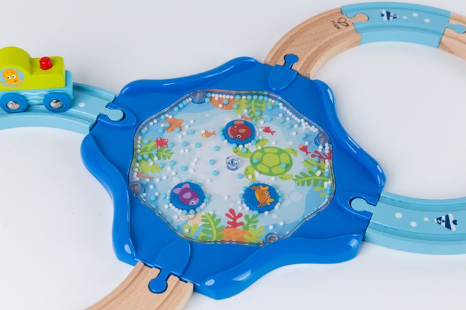 德國 Hape - 海底世界火車8字軌道組