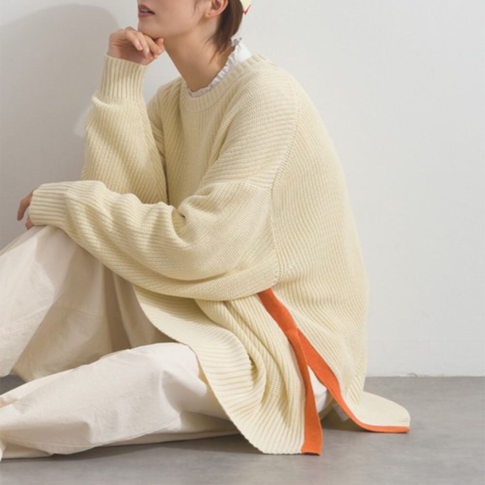 低調側邊撞色柔軟粗針織上衣-象牙米