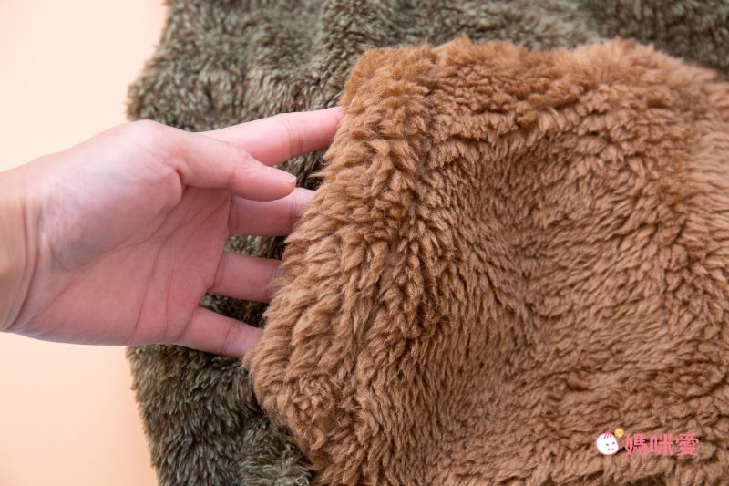 日本 BISQUE - (現貨)動物造型連帽超柔軟保暖背心-恐龍-墨綠 (1.5-4y)