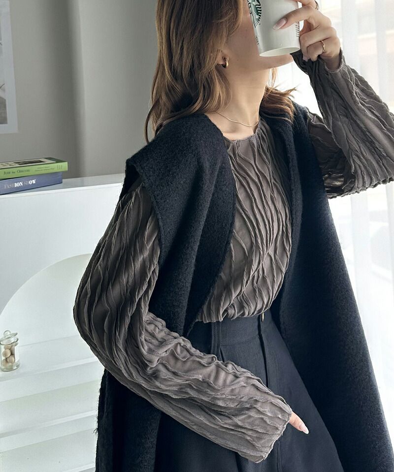 日本 Classical Elf - 圓領波紋透感長袖上衣-黑