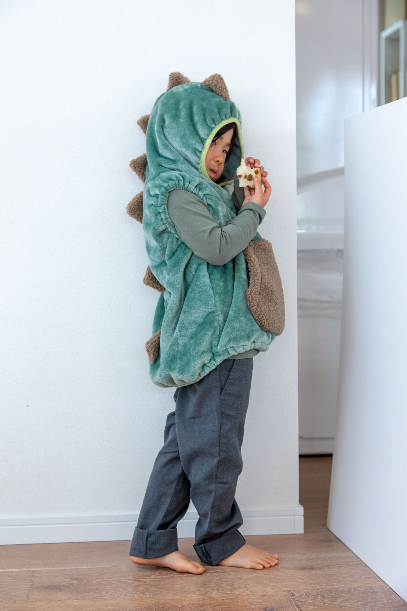 日本 BISQUE - 動物造型連帽超柔軟保暖背心-貴賓狗-可可棕 (1.5-4y)