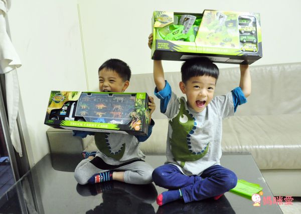 降價優惠中♬一咖直接帶著走✌收納大車～最多可放 26 台小車✌ CP值超高！