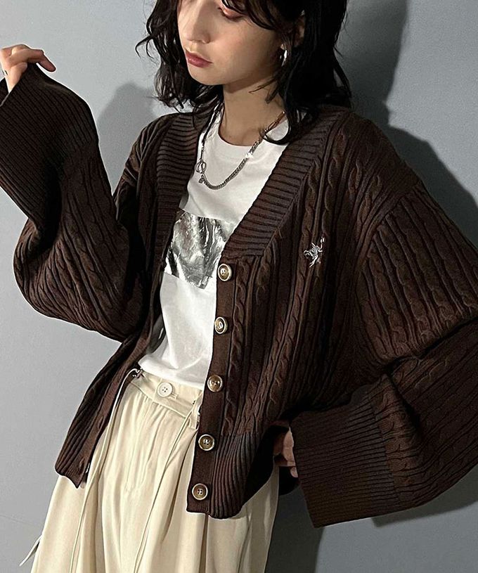 日本 Classical Elf - 顯瘦大V領麻花線條針織寬袖開襟衫-黑