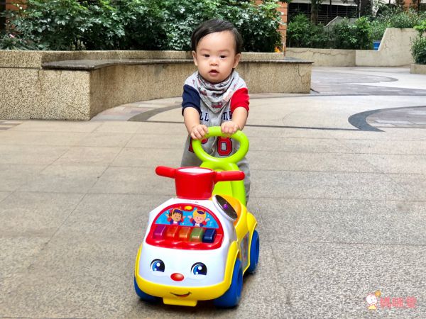 美國Fisher-Price 費雪 - 費雪牌little people 樂隊遊行騎乘玩具