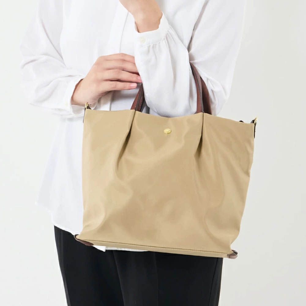 肩樂 時尚感皺摺防潑水手提/斜背包-杏 (24x27.5cm)